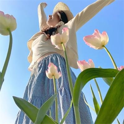 抓着彩虹的男人